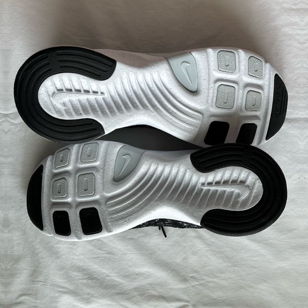 Shoes - Picture 4 of 5